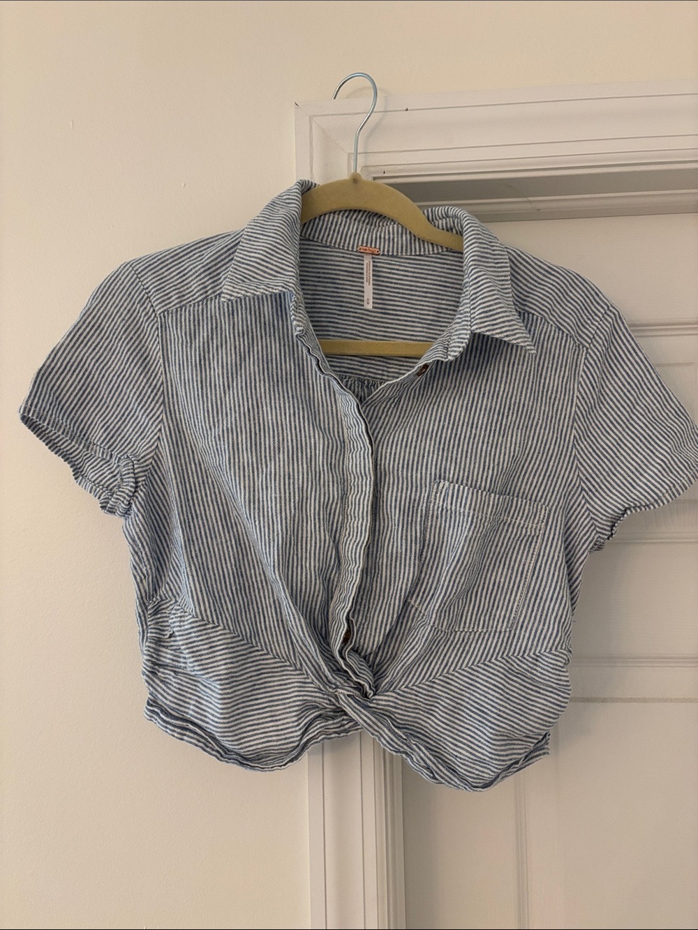Free People Linen-blend blue striped cropped shirt size M